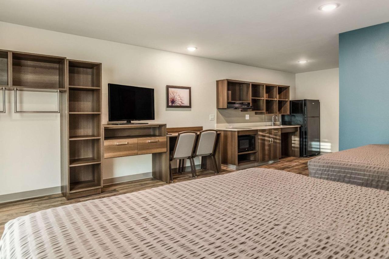 Hotel Woodspring Haywood Mall